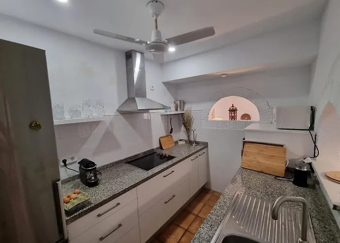 Town House With Roof Terrace - Old Town Marbella